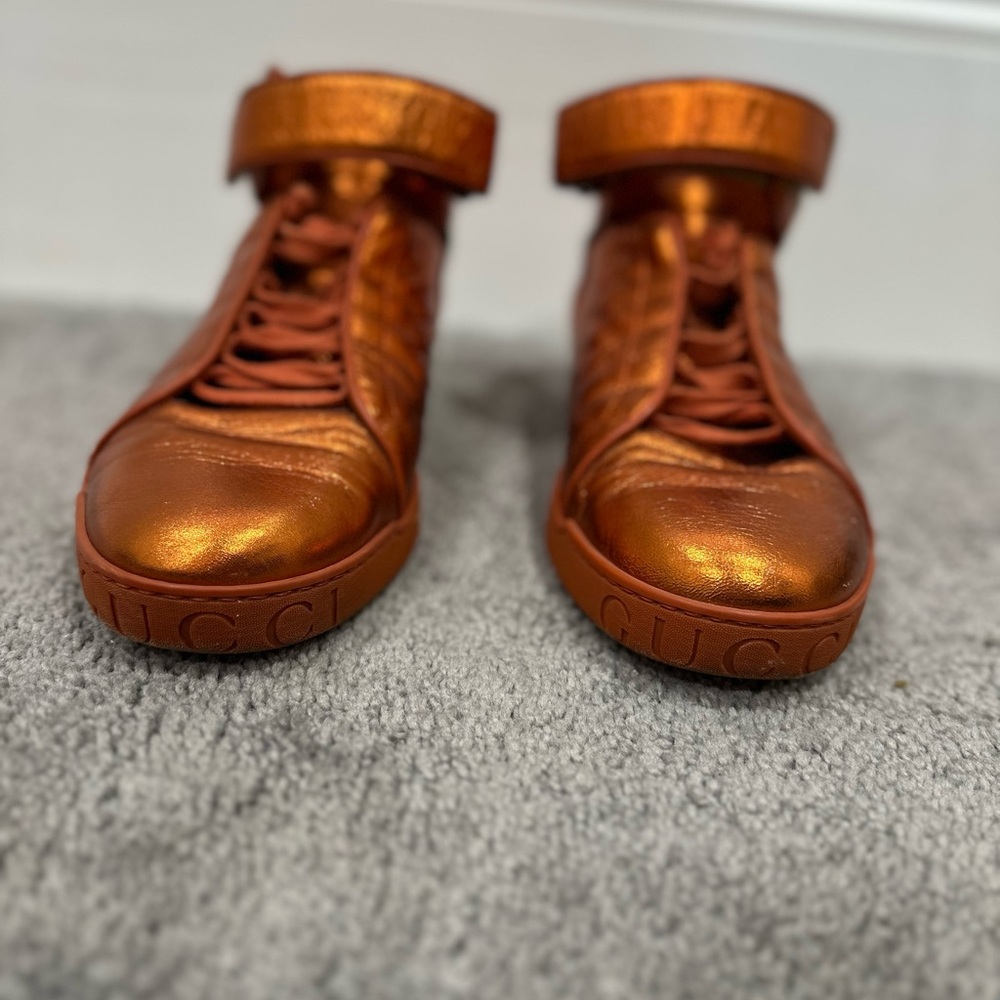 Authentic Gucci sneakers (Good condition) No box or receipt